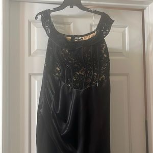 Beautiful off the shoulder fashion move gown . Only worn once for a ball .